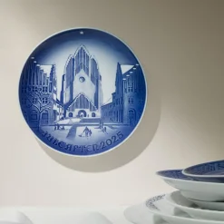 Bing & Grøndahl juleplatte 2025, Grundtvigs Kirke, 18 cm