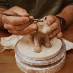 Årsfigur 2026, babyflodhest, 9,5 cm